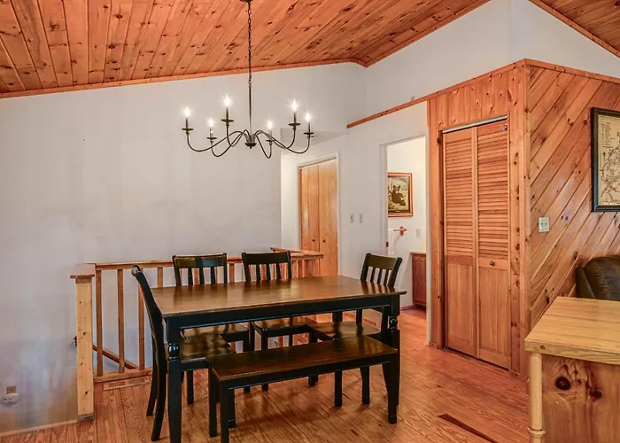 Bryson City Cabin With Hot Tub, Views And Pool Table!