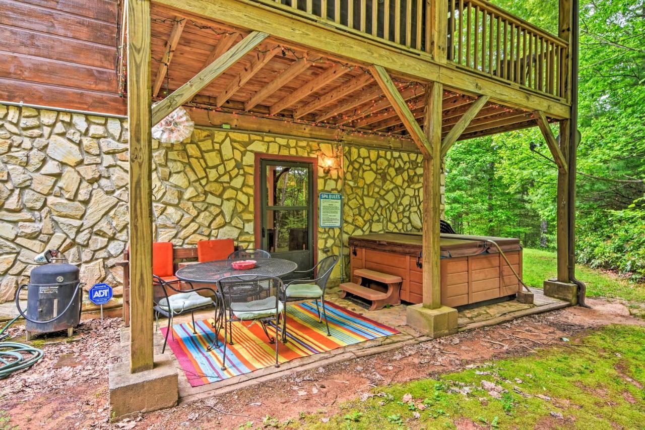 Bryson With Hot Tub, Views And Pool Table! Holiday home *