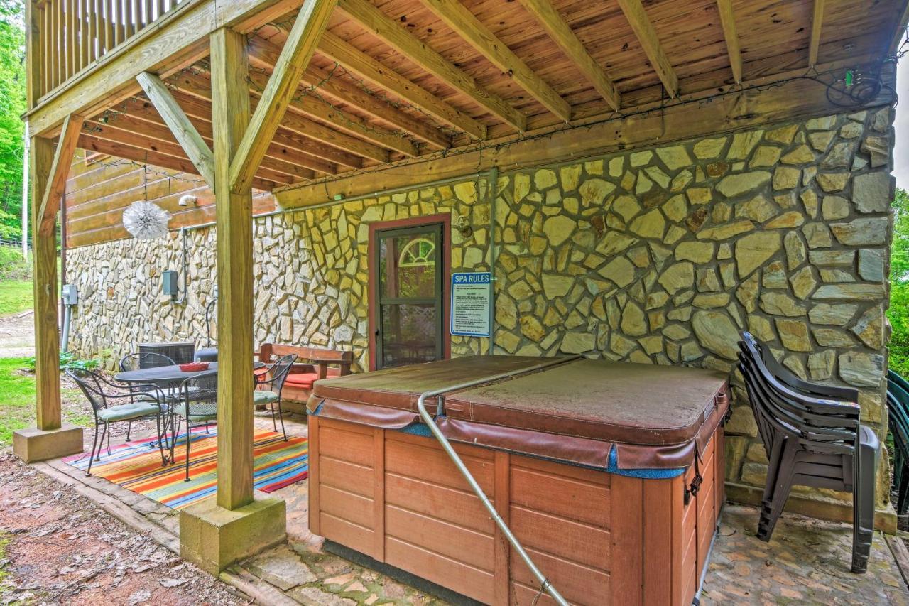 Bryson With Hot Tub, Views And Pool Table! Holiday home Bryson City