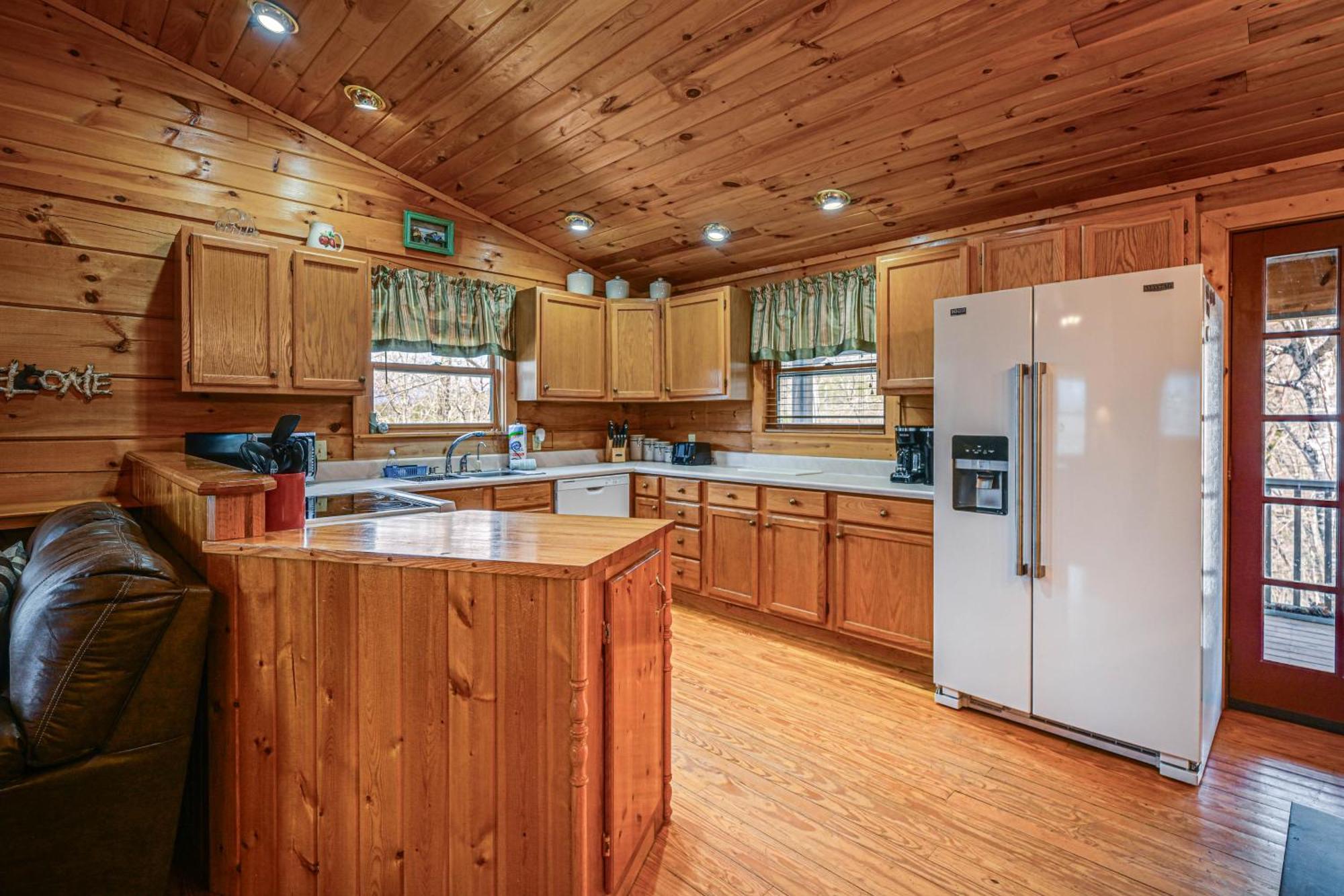 Bryson With Hot Tub, Views And Pool Table! Holiday home *