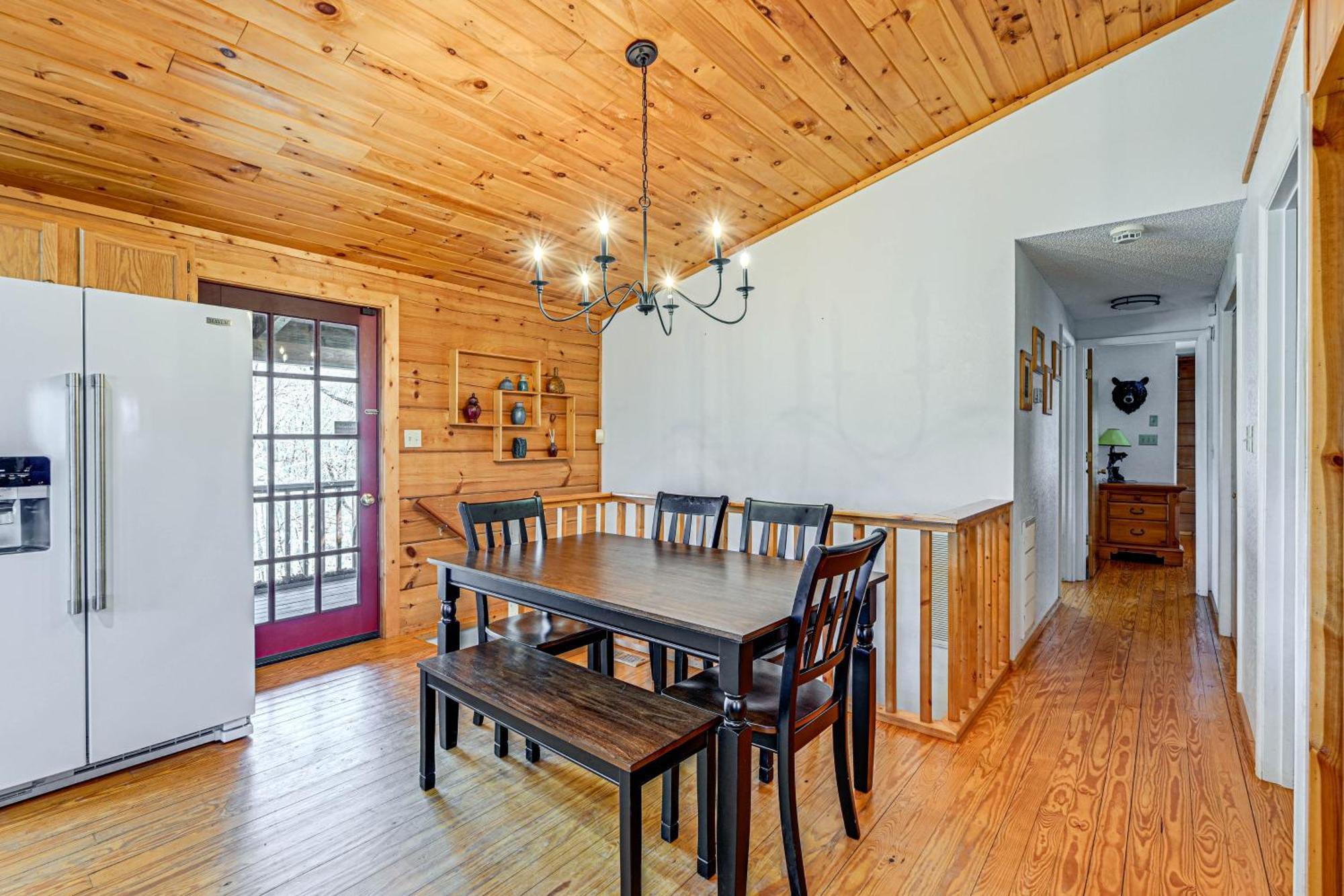 Holiday home Bryson With Hot Tub, Views And Pool Table!
