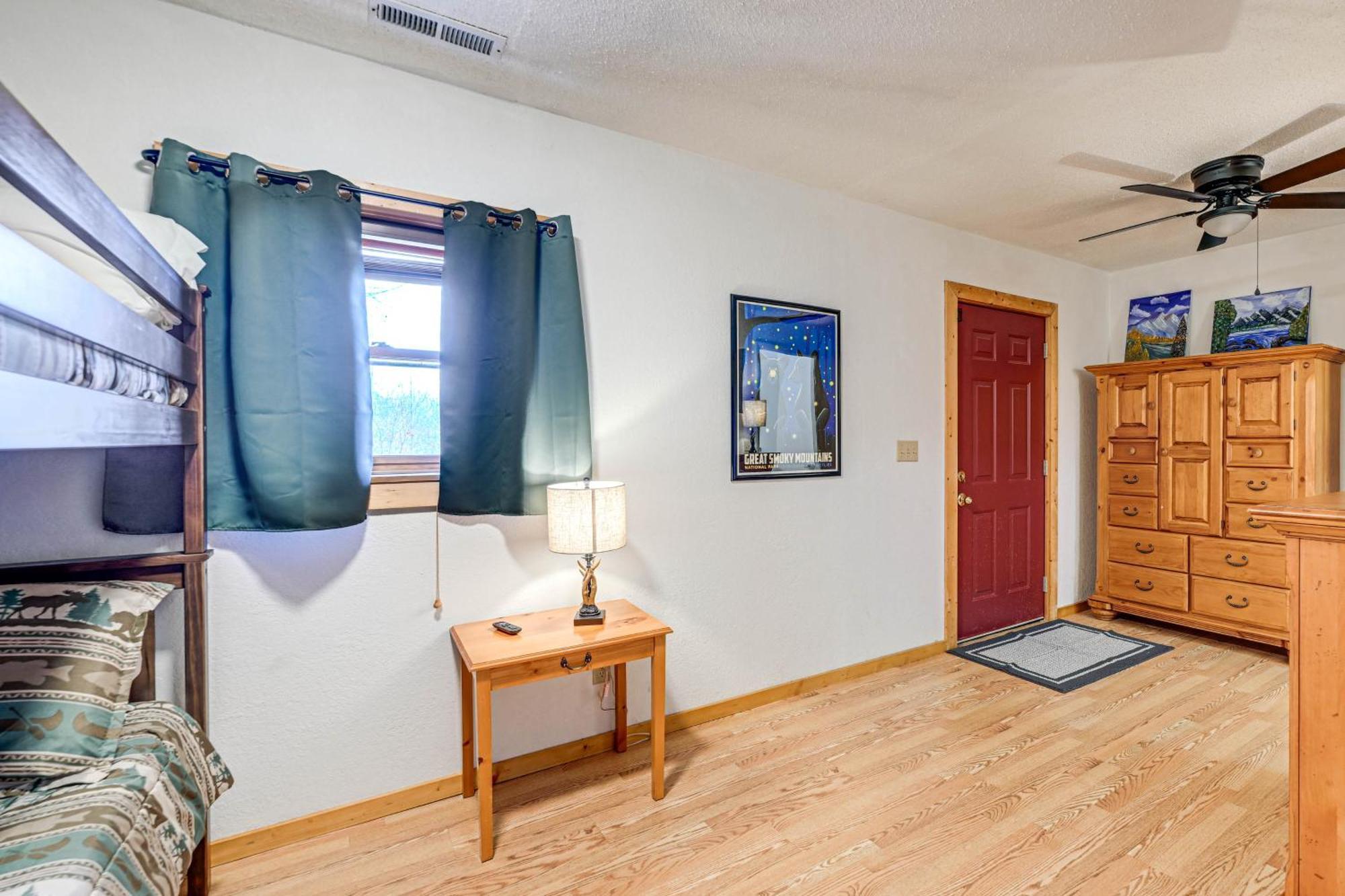 Bryson With Hot Tub, Views And Pool Table! * Bryson City