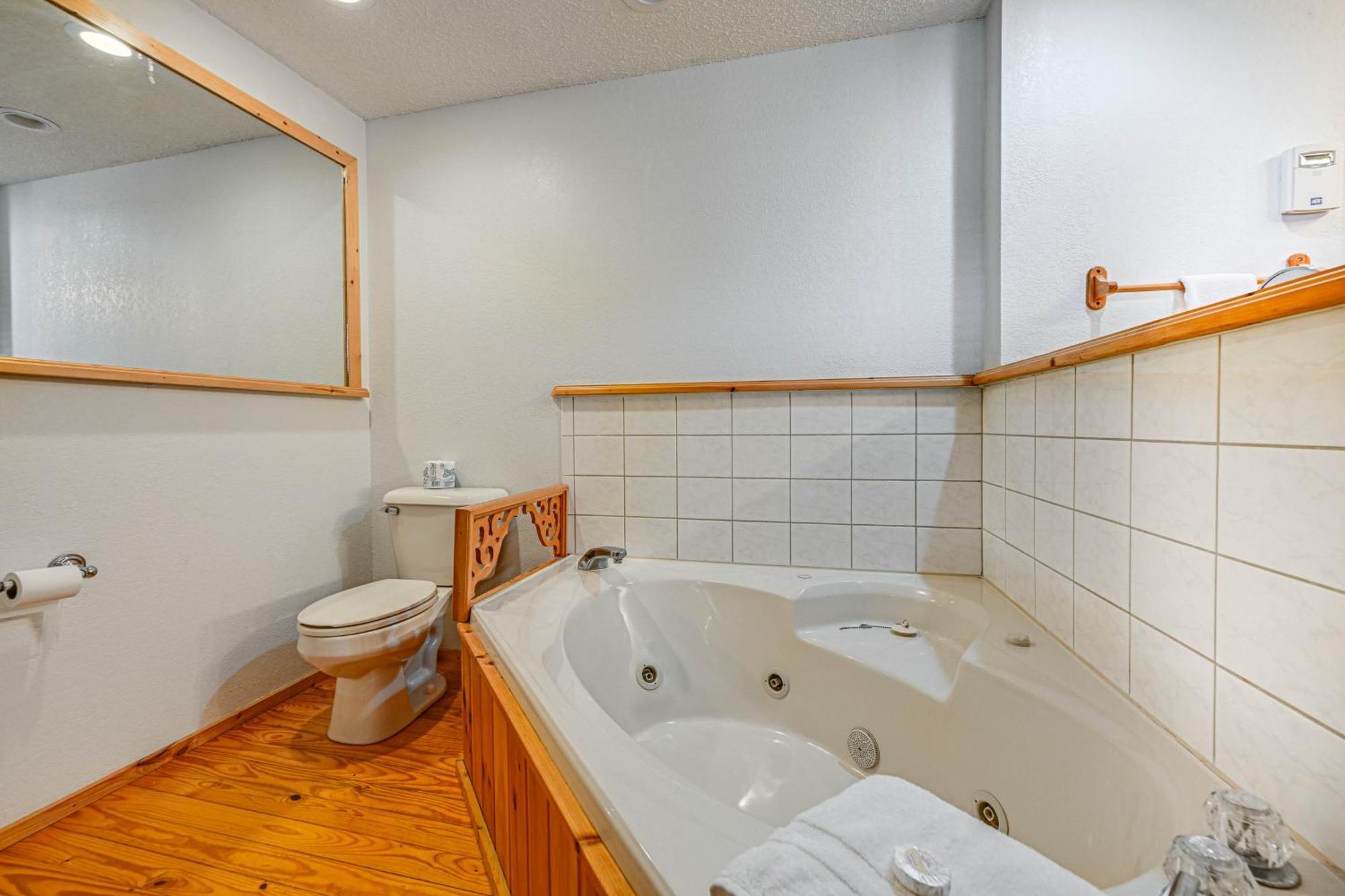 Bryson With Hot Tub, Views And Pool Table! Holiday home Bryson City